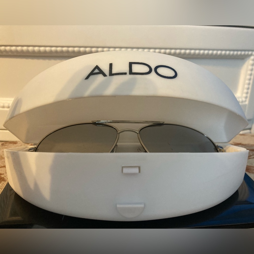Pre-owned ALDO SUNGLASSES.